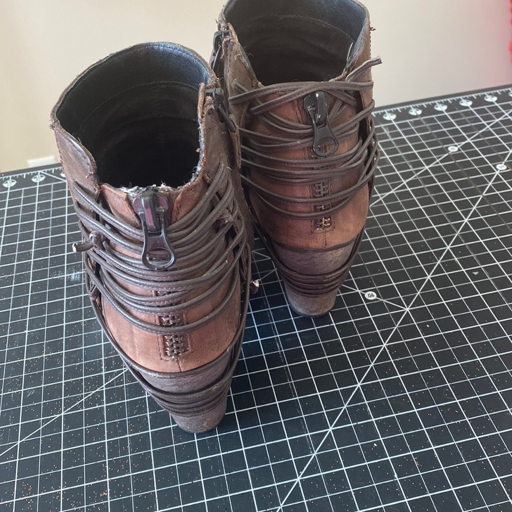 Dolce vita distressed boots